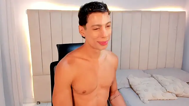 XXX chat uživo modela JustPhantom