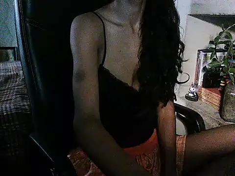 exude_diya élő XXX-chatje