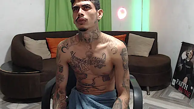 alpha_zom Live XXX Chat