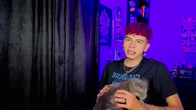 צ'אט XXX בשידור חי של MikeyKuro
