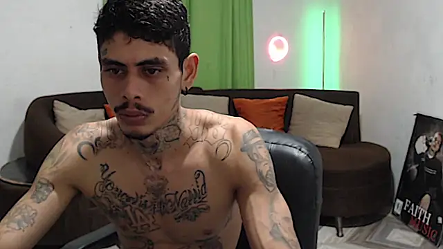 alpha_zom élő XXX-chatje