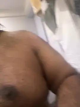 velakapoor07 Show in webcam