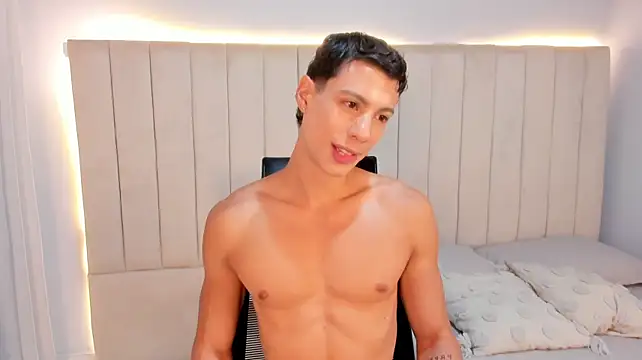 JustPhantom's Live XXX Chat