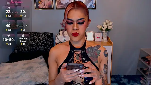 StellaStrong30 Adlı Modelin Canlı XXX Sohbeti