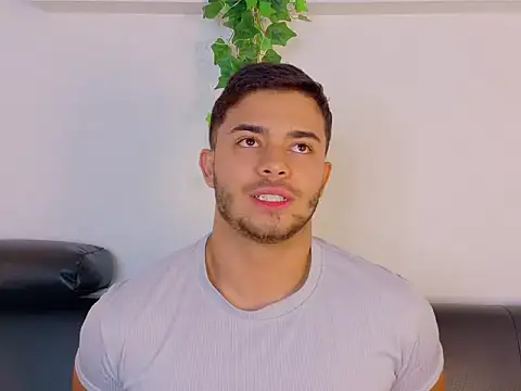Онлайн чат XXX TylerWest_
