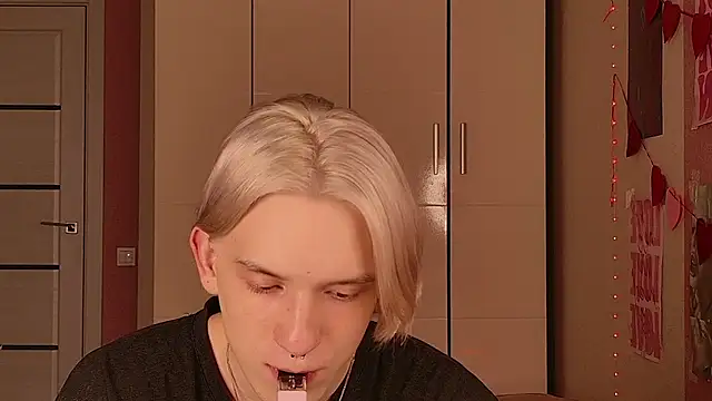 XXX chat uživo modela Ron_Vilss