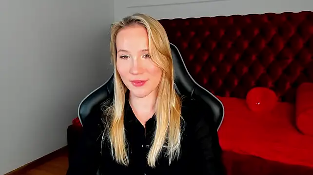 XXX chat uživo modela ElaraVoltage