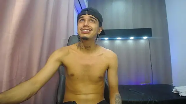 แชท XXX สดของ Tayson_Hot