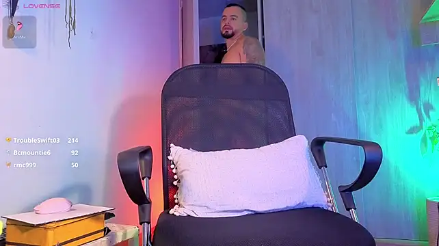 riky_11 Live XXX-Chat