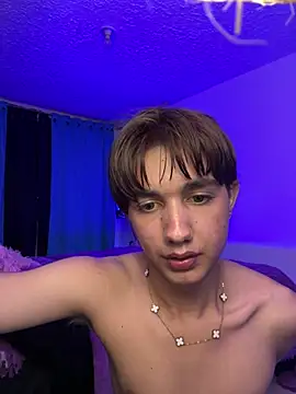 Helly_BOss7 Chat XXX in diretta