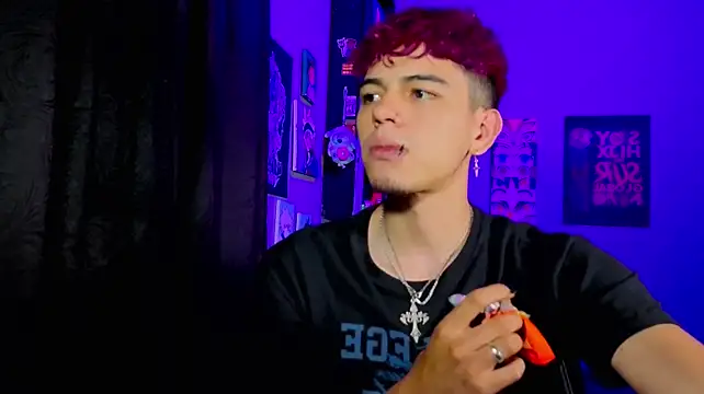 MikeyKuro Live XXX Chat