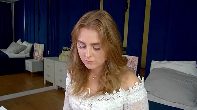EllaBells Adlı Modelin Canlı XXX Sohbeti