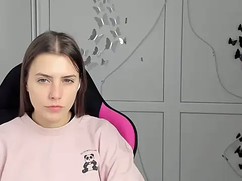 SoftBloomMira's Live XXX Chat