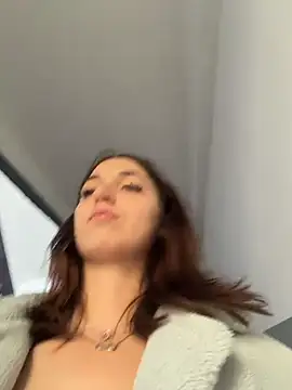 DollyTall's Live XXX Chat