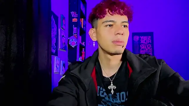 MikeyKuro Adlı Modelin Canlı XXX Sohbeti