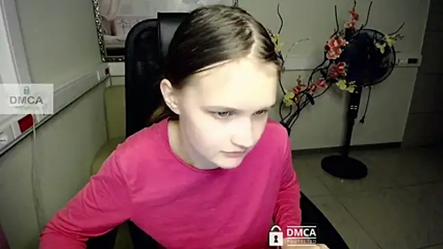 _donnaSia_ Adlı Modelin Canlı XXX Sohbeti