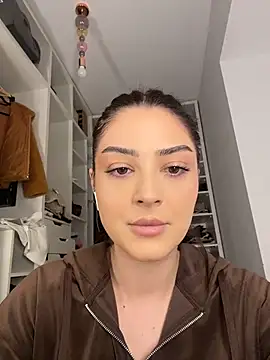 Lexi_Storm Adlı Modelin Canlı XXX Sohbeti