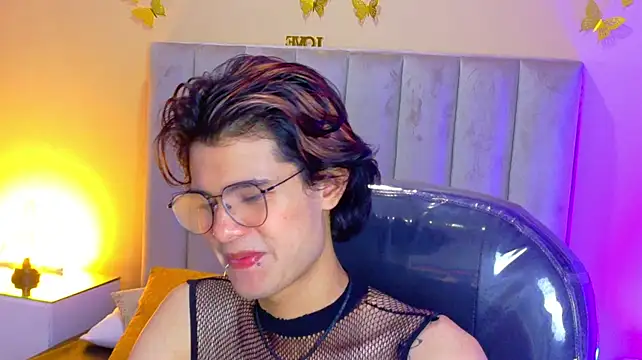 Derek_Sinn live XXX chat