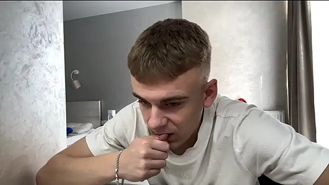 SoloFury élő XXX-chatje