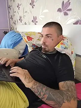 Chat +18 de Berti3128 ao vivo