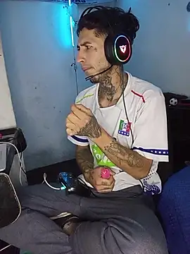 Chat XXX en directo de Tattoboy19cm