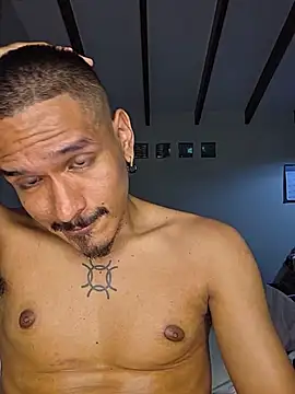 Gooner_Slave Live XXX-Chat