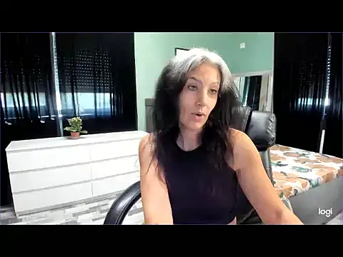 Živý XXX chat LexxxyDiamond