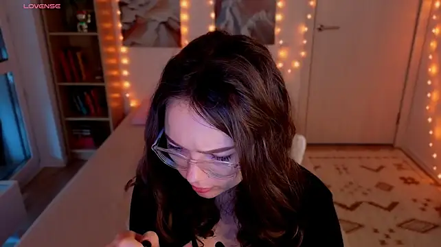 MilenaSaint Adlı Modelin Canlı XXX Sohbeti