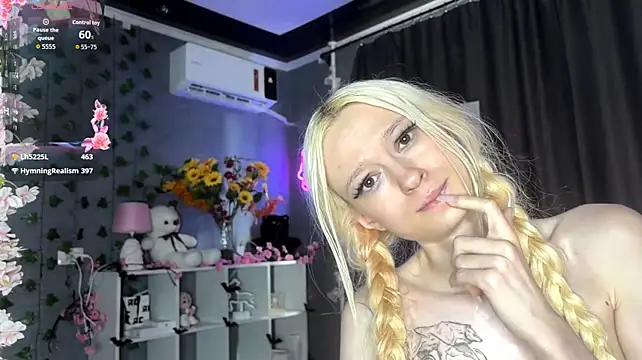 HousedMud Webcam Show