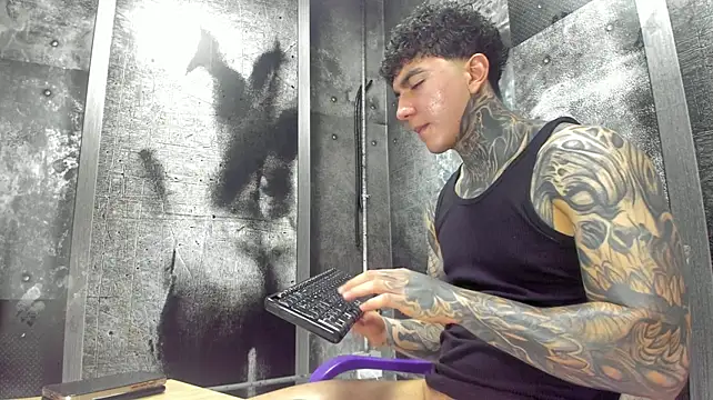 دردشة Gury_tattoo الجنسية المباشرة
