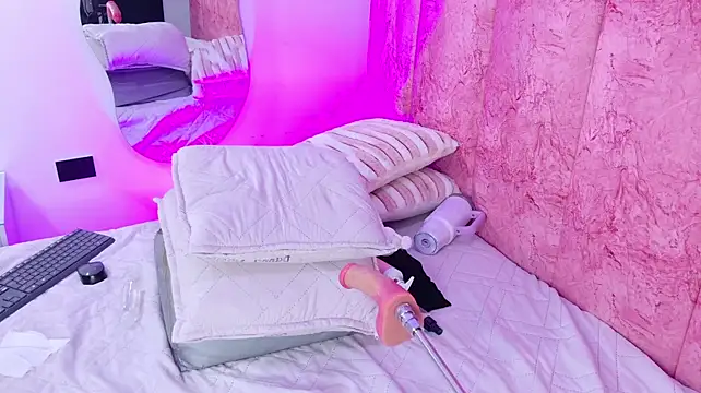 emmacurvy Adlı Modelin Canlı XXX Sohbeti