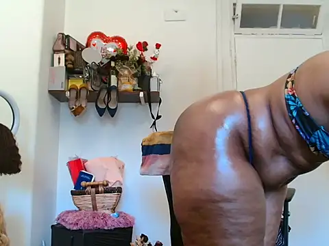 xTALLSEXYBUMx 现场XXX聊天