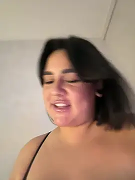 SwittieKendra Chat XXX in diretta