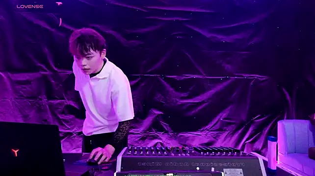 DJ-ZUOZUO Adlı Modelin Web Kamerası Şovu