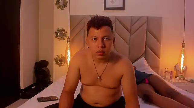 AxelandVioleta Chat XXX in diretta