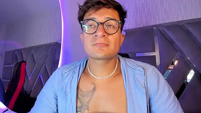 Chat XXX ao vivo de Hassbyd