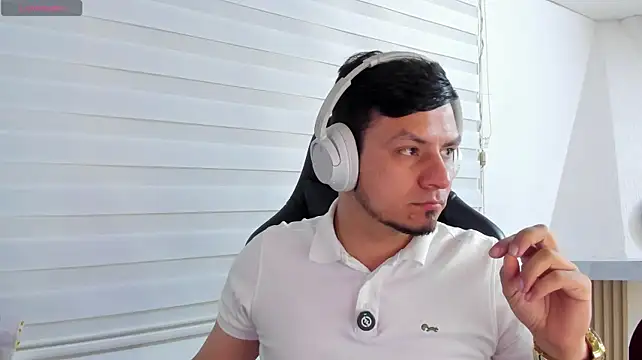 XXX chat uživo modela Rick_Adams
