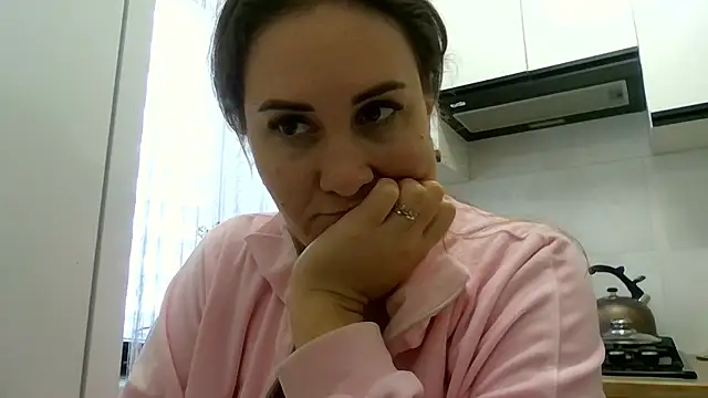 MeadowEyes Adlı Modelin Canlı XXX Sohbeti