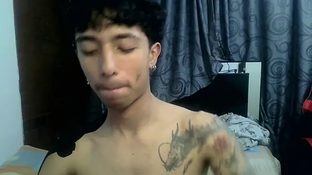 Mr__Aaronn élő XXX-chatje
