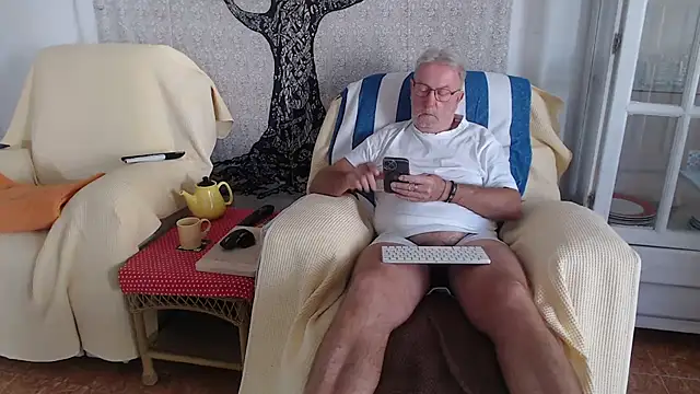 Nudelschwanz élő XXX-chatje