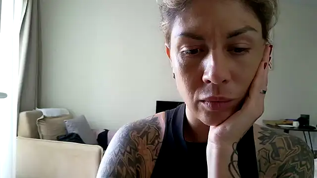 Rioxxxxa's Live XXX Chat
