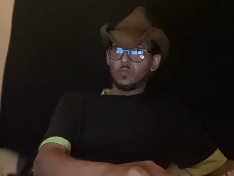 ThrowedWorldWide live XXX chat