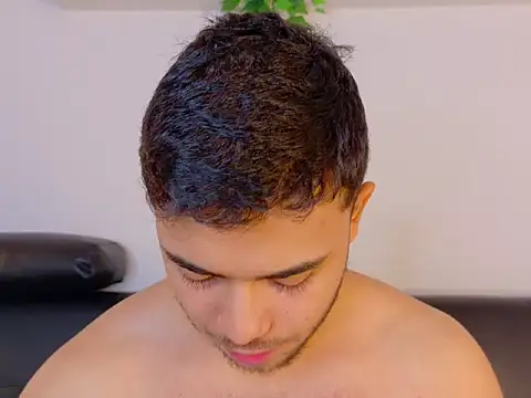 TylerWest_ live XXX chat