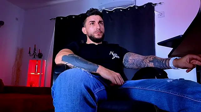 XXX chat uživo modela MightyAaron66