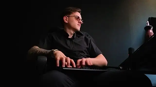FelixStarkk 라이브 XXX 채팅
