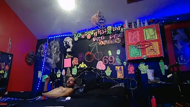 DaddyAndSplashQueen Chat XXX in diretta