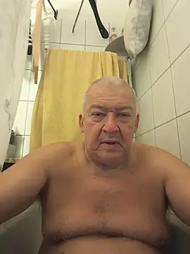 kerzoolee57 Show in webcam