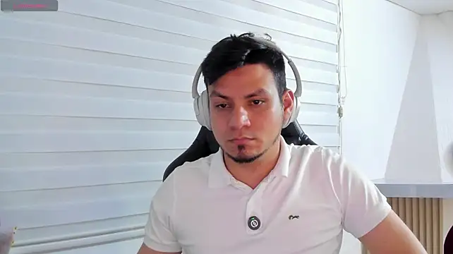 XXX chat uživo modela Rick_Adams