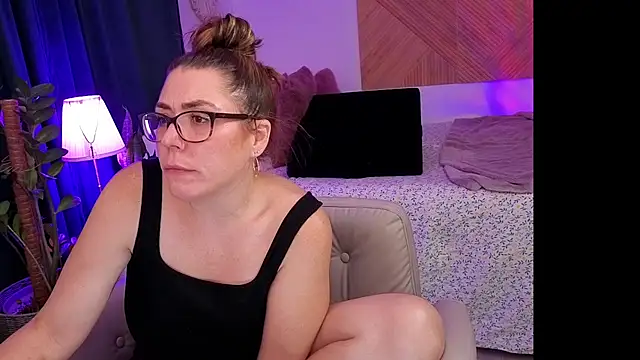 Ellie-Elizabeth Chat XXX in diretta