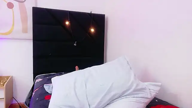 kinkyhousewifee's Live XXX Chat